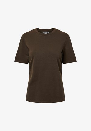 Bruine T-shirt met korte mouwen en ronde hals, eenvoudig ontwerp, plat gelegd tegen een witte achtergrond.