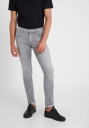 Jeansy Slim Fit