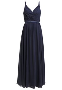 Námořnická modrá večerní róba bez rukávů s výstřihem ve tvaru V, nařaseným korzetem, přiléhavým pasem a splývavou sukní až na zem.
