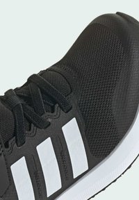 adidas Performance FORTARUN 2.0 CLOUDFOAM ELASTIC LACE STRAP - Zapatillas de entrenamiento - core black cloud white core black