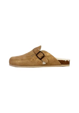 Clogs - mushroom