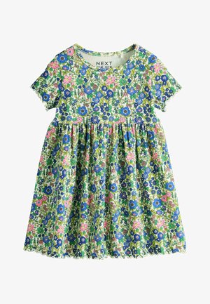 Krátke rukávy detských šiat s riaseným pásom, so živým modrým, ružovým a zeleným kvetinovým vzorom na bielom pozadí.