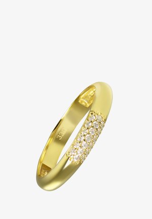 Bague en or présentant un design lisse et arrondi avec une rangée de petites pierres claires incrustées sur un côté. Gravée du numéro "333".