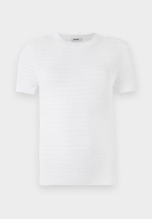 White short-sleeve t-shirt made of textured fabric featuring a ribbed pattern. The design includes a round neckline and a straight fit.