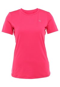 Camisa rosa de manga corta hecha de una tela suave y ligera. Presenta un cuello redondo y un pequeño logo en el lado izquierdo del pecho.