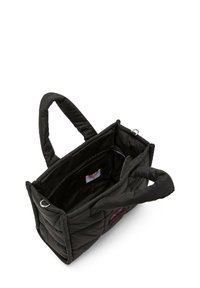 Borsa a tracolla nera trapuntata con due manici, dotata di una tasca interna con zip, texture liscia e un sottile dettaglio del logo rosa.