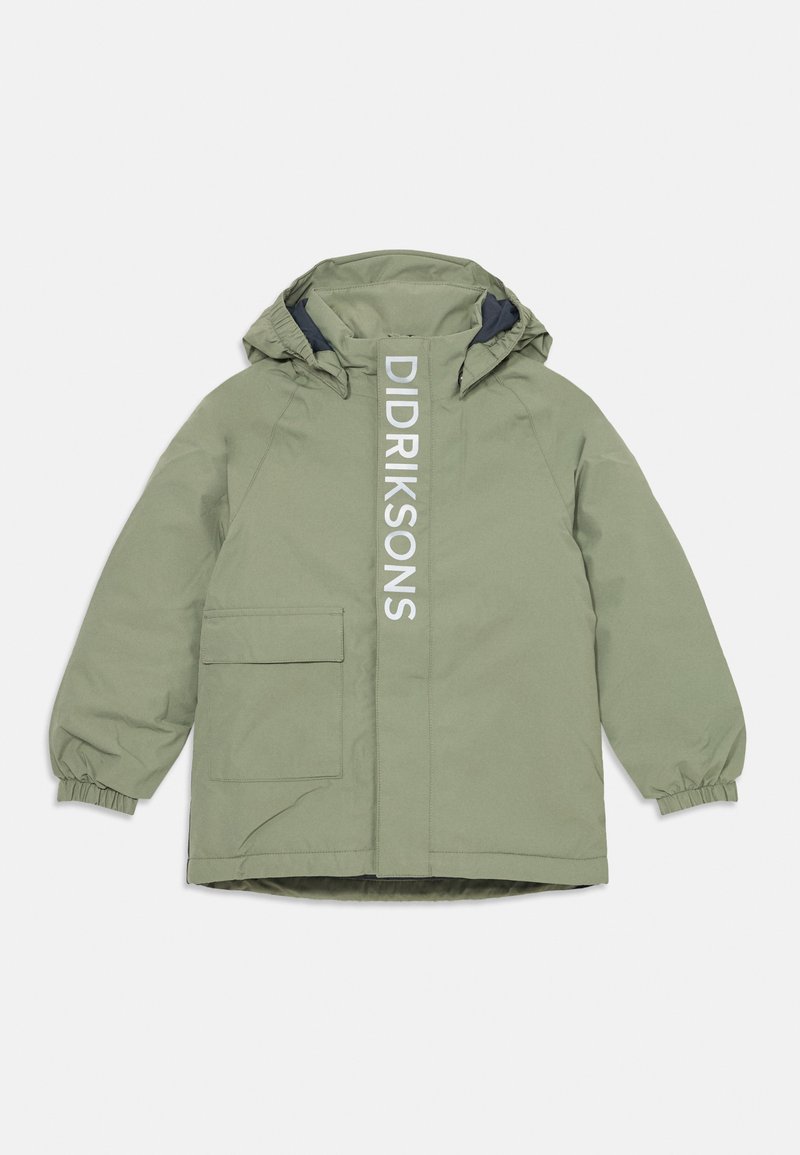 Lichtgroene winterjas met capuchon, elastische manchetten, grote voorklep en verticale "DIDRIKSONS" logo op de ritsbedekking aan de voorkant.
