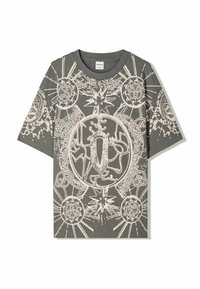 T-shirt grigio a maniche corte con intricate grafiche bianche, tra cui simboli e stelle, realizzato in morbido cotone.