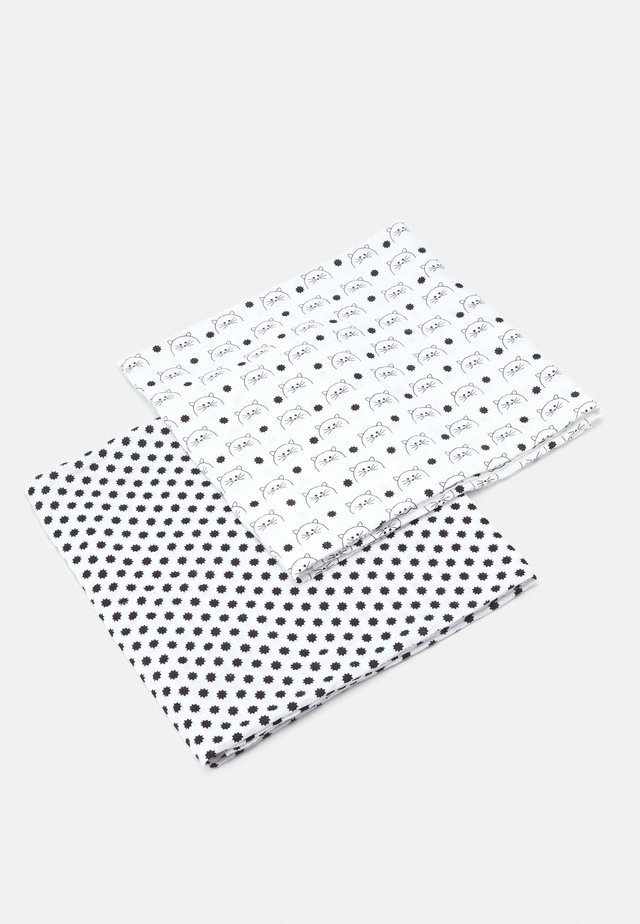 SWADDLE & BURP BLANKET XL LITTLE CHUMS CAT 2 PACK UNISEX - Harsoliina - white