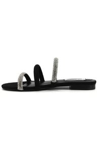 Sandalo in suede nero con tre cinturini, due dei quali presentano dettagli in strass. Suola piatta, design open toe, profilo minimalista ed elegante.