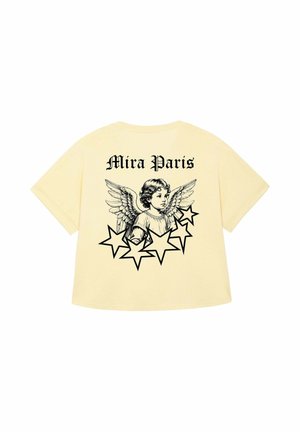 T-shirt jaune à manches courtes avec un graphique d'ange noir et des étoiles dans le dos, portant le texte "Mira Paris" au-dessus du design.