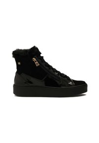 Botine negre cu un exterior din piele lacuită și microfibră, având o bordură din blană, detalii din metal aurit și o talpă groasă neagră.