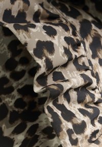 EN FANT WITH FRILLONG SLEEVES - Regenpak - pine bark