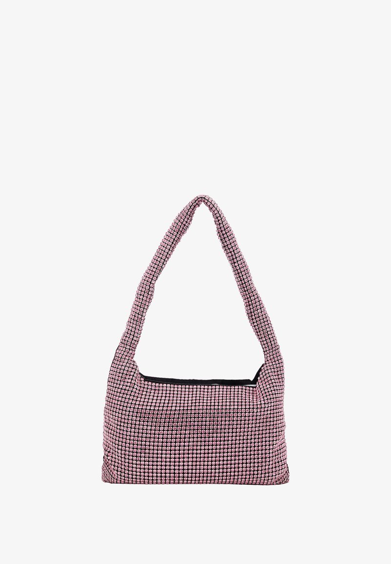 Sac à épaule en tissu doux avec un motif à carreaux rose, une large bandoulière et une forme rectangulaire. Doté d'une doublure noire et d'une surface texturée.