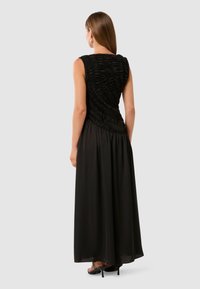 Forever New JEMIMA SHIRRED DROP WAIST MIDI DRESS - Koktélruha / Partiruha - black