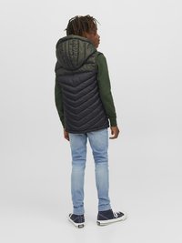 Jack & Jones Junior JJEHERO BODYWARMER HOOD  - Väst - rosin/black/white blocking