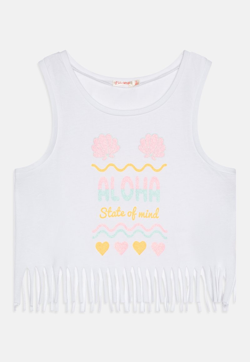 Crop top blanc sans manches avec ourlet à franges, orné de coquillages, de cœurs, de vagues et d’un texte indiquant "ALOHA State of mind" en couleurs pastel.