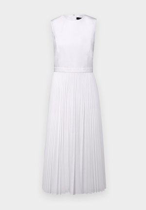 Rochie albă plisată cu decolteu rotund, design fără mâneci și bust din satin. Prezintă o talie definită și o fustă fluidă.