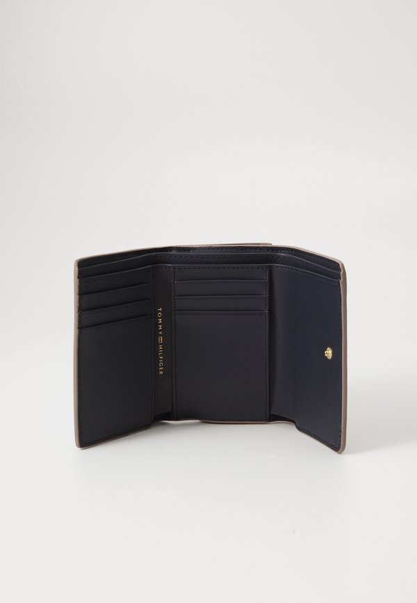 LOGOTAPE TRIFOLD - Wallet - coastal taupe4