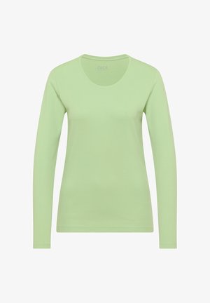 Zielona koszulka z długim rękawem wykonana z miękkiej tkaniny, z okrągłym dekoltem i dopasowanym krojem, o gładkiej fakturze bez wzorów.