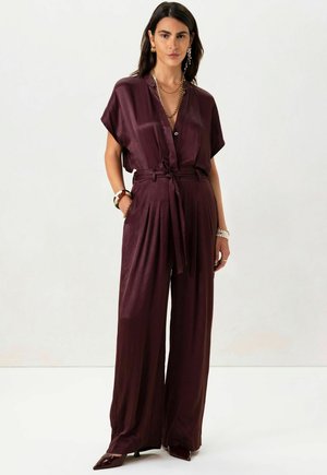 OFFENEM RÜCKEN  - Jumpsuit - dunkelbraun