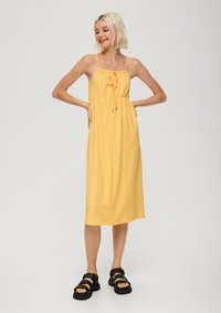 QS STRUKTURIERTES  - Jerseykleid - zitrone