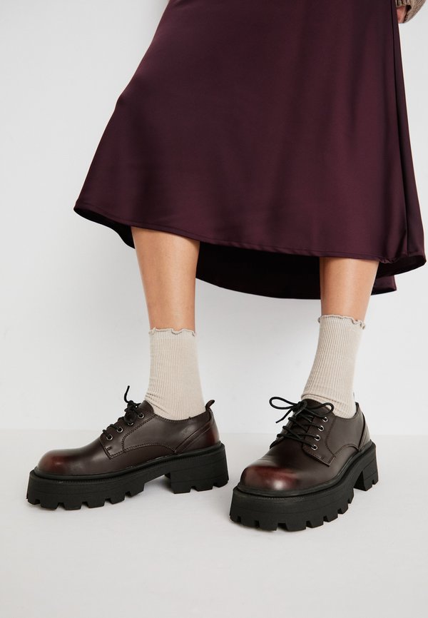 Lace-ups - bordeaux