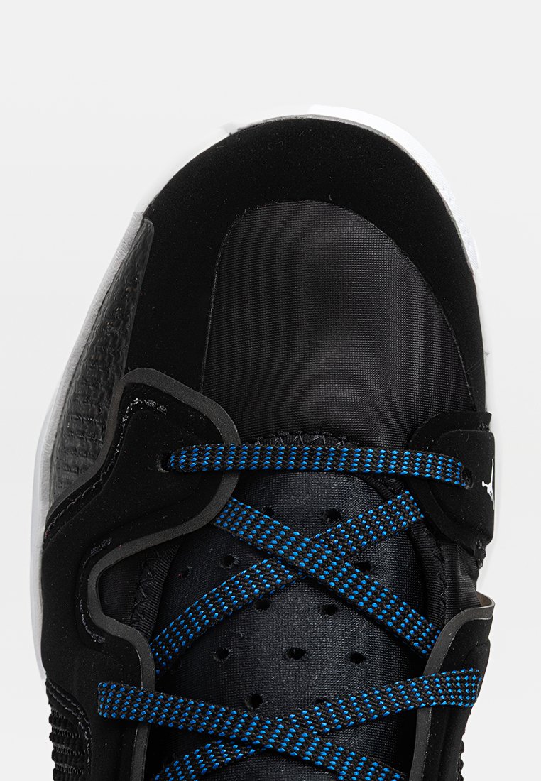 AIR JORDAN XXXVII LOW