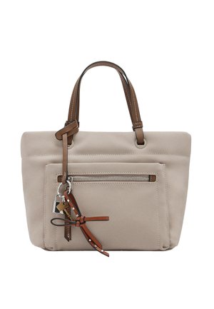 Beżowa torba na ramię z brązowymi skórzanymi uchwytami, przednią kieszenią na zamek oraz ozdobnym skórzanym paskiem z srebrnymi zawieszkami w kształcie kłódki i klucza.