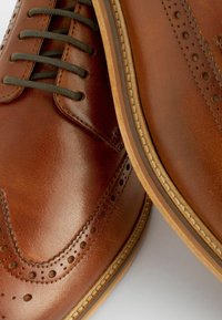 Next SIGNATURE ITALIAN REGULAR FIT - Paeltega jalanõud - brown
