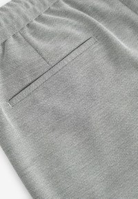 Next MOTIONFLEX  REGULAR FIT - Stoffhose - grey