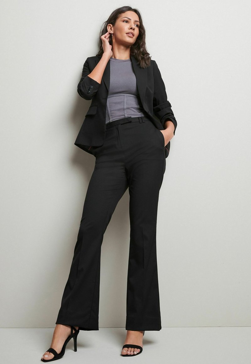 Next TAILORED  - Chinos tipa bikses - black