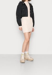 Hollister Co. Stickad klänning - light pink