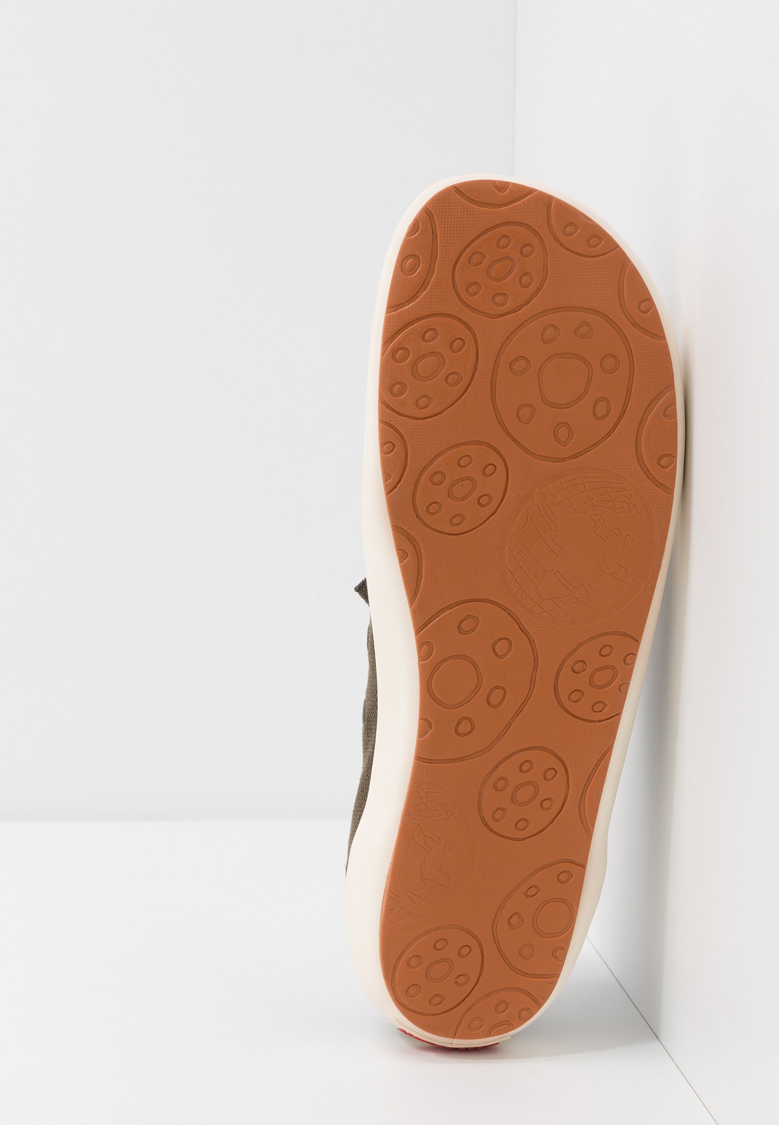 vans chapman mid pump