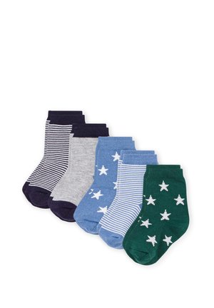 Cinq paires de chaussettes pour enfants rayées bleu marine, gris uni, bleu avec des étoiles blanches, rayures bleues et vert avec des étoiles blanches, disposées en rangée.
