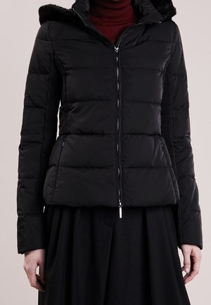 Bunda z prachového peří - black