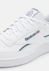 Reebok Classic CLUB C UNISEX - Sapatilhas - footwear white hoops blue steely fog