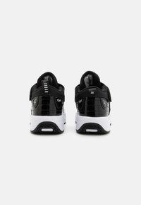 Jordan JORDAN MAX AURA 6 UNISEX - Sneakers basse - black/white
