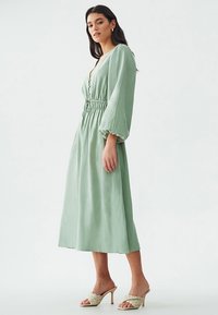 THE FATED TRISSY  - Dnevna haljina - sage green