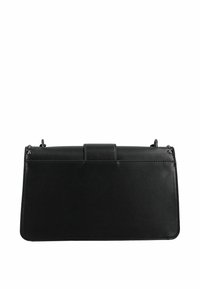 Černá kožená obdélníková taška s hladkým povrchem, vybavená středním klopou a kovovými akcenty. Žádné viditelné vzory ani textury.