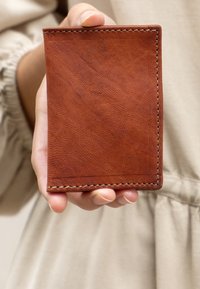 Gusti Leder - JAN - Business card holder - braun Thumbnail Image 1