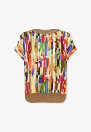 Bluzka z krótkim rękawem z abstrakcyjnymi, wielokolorowymi wzorami pociągnięć pędzla oraz brązowym, zaokrąglonym dołem i dekoltem.