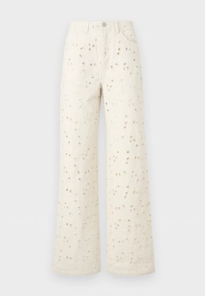 Εκρού παντελόνι με φαρδιά πόδια και ψηλή μέση, με κέντημα σε σχέδιο τρύπας, μπροστινές τσέπες και κλείσιμο με κουμπί και φερμουάρ.