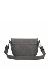 Borsa crossbody in ecopelle grigia con chiusura a pattina, tracolla regolabile e dettagli in metallo argentato. Texture liscia, forma rettangolare.
