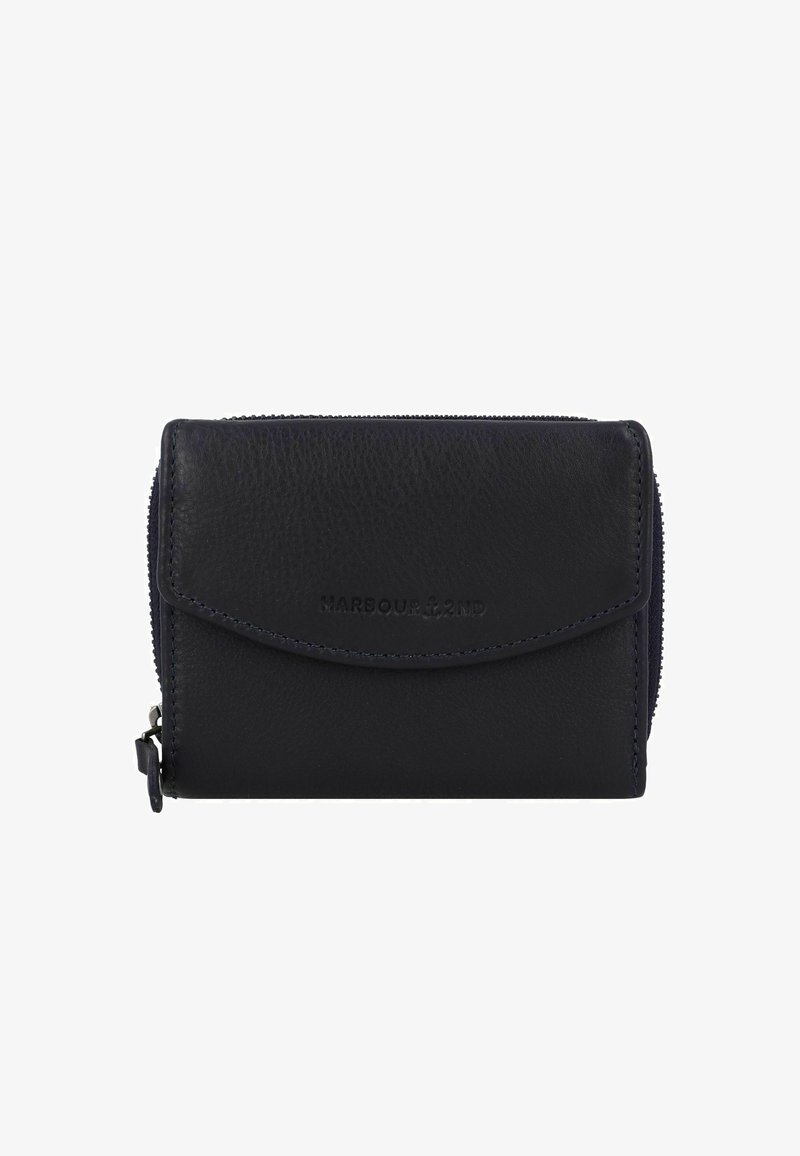 Billetera de cuero negro con una textura suave, tapa plegable y compartimento con cremallera. Presenta el nombre de la marca en relieve en la parte frontal.