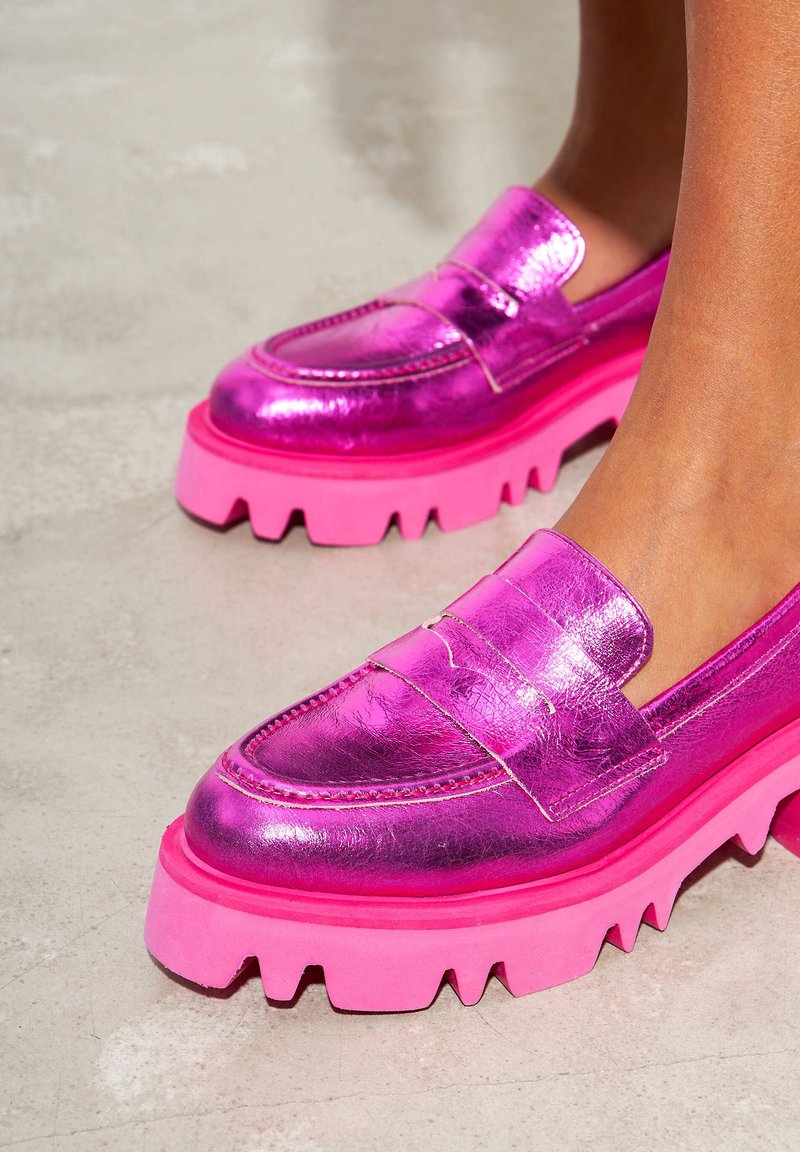 Cesare Gaspari PLATFORM LOAFERS  - Slipper - fushia