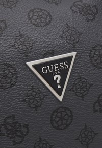 Guess PISA - Reisetasche - coal/black