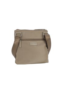 Stredne veľká crossbody taška z béžového nylónu, vybavená zipsom navrchu, prednou vreckom a nastaviteľným tkaninovým popruhom. Hladká textura s minimálnym kovovým hardvérom.