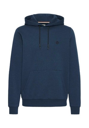 Navy blue huppari, joka on valmistettu pehmeästä kankaasta. Siinä on etupuolella kengurupocket, säädettävät nyörit ja pieni musta logo.