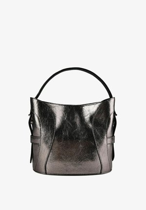 Sac à main en cuir noir brillant avec une anse supérieure incurvée et des détails de couture incurvée subtils sur le devant et les côtés.